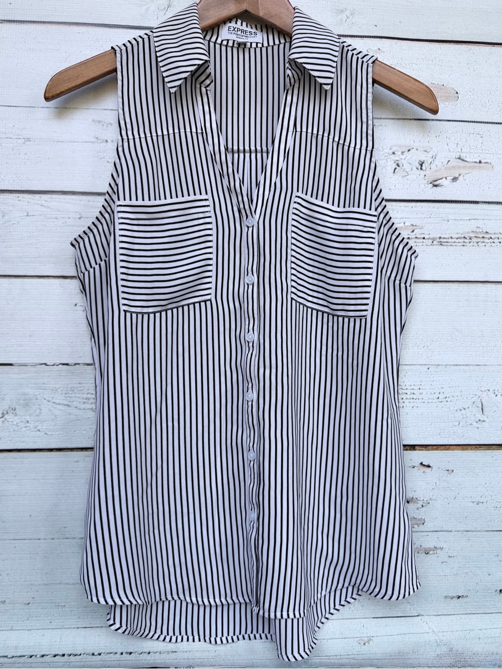 Express The Portofino Shirt Sleeveless Button Down Blouse Top - Size Small